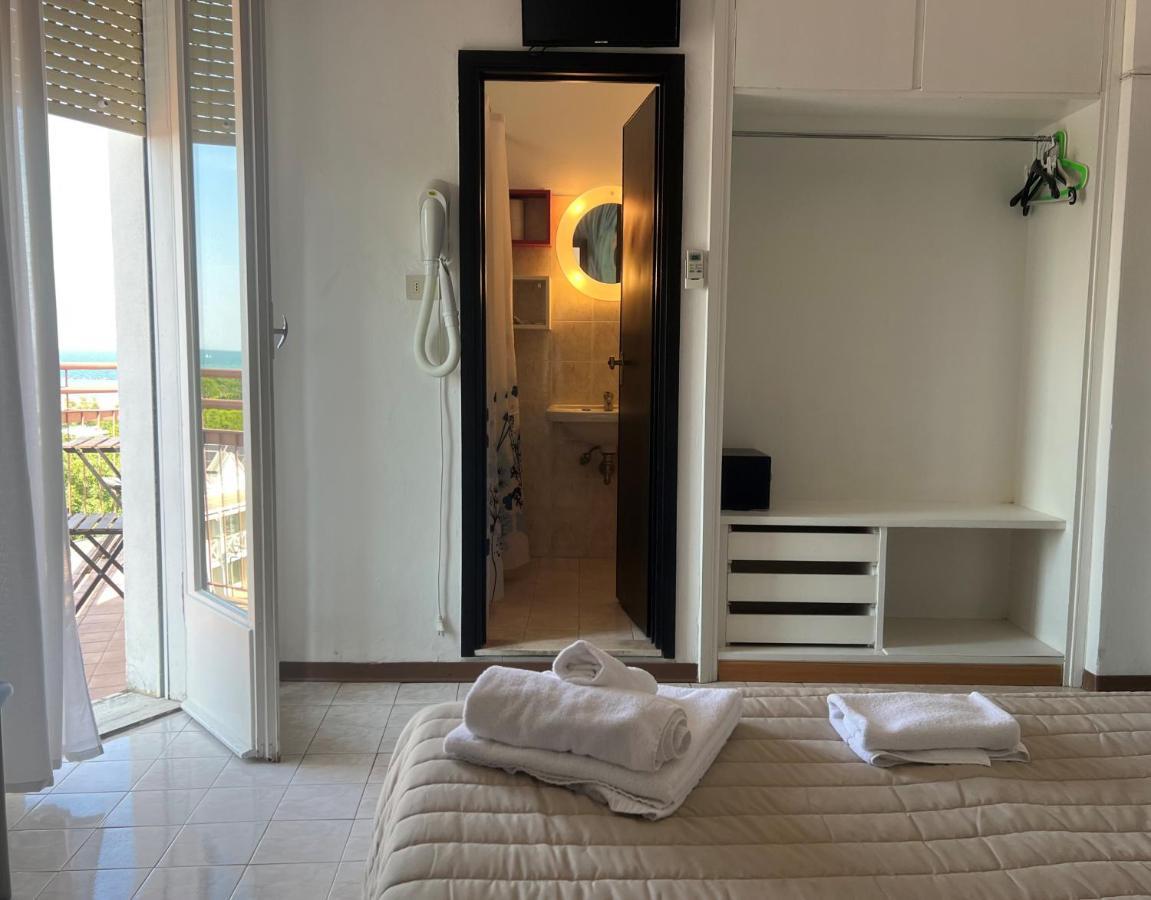 X Hotel Punta Marina Luaran gambar